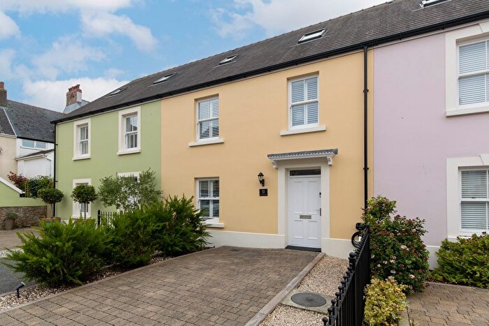 3 Bedroom Town House For Sale In Cottage Mews, Tenby, SA70