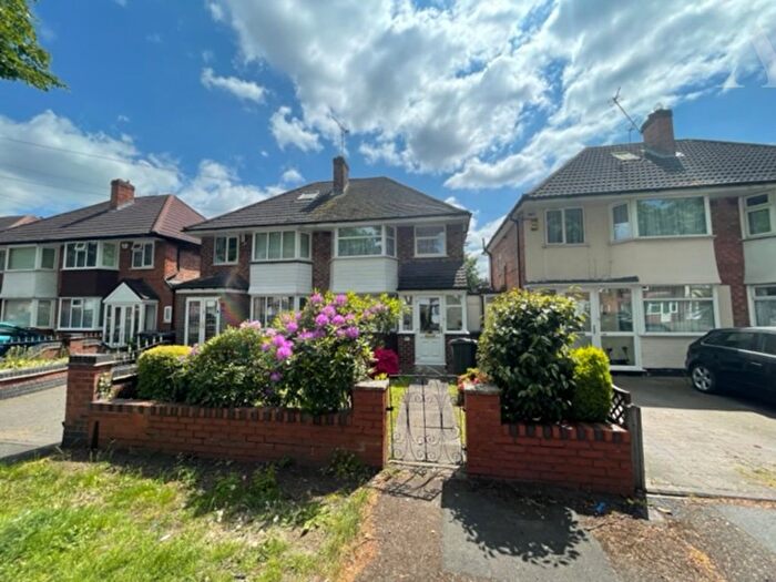 3 Bedroom Semi-Detached House To Rent In Hodge Hill Road, Birmingham, West Midlands, B34