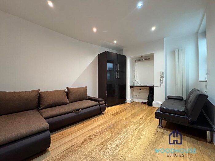 Studio To Rent In West End Lane, London, NW6