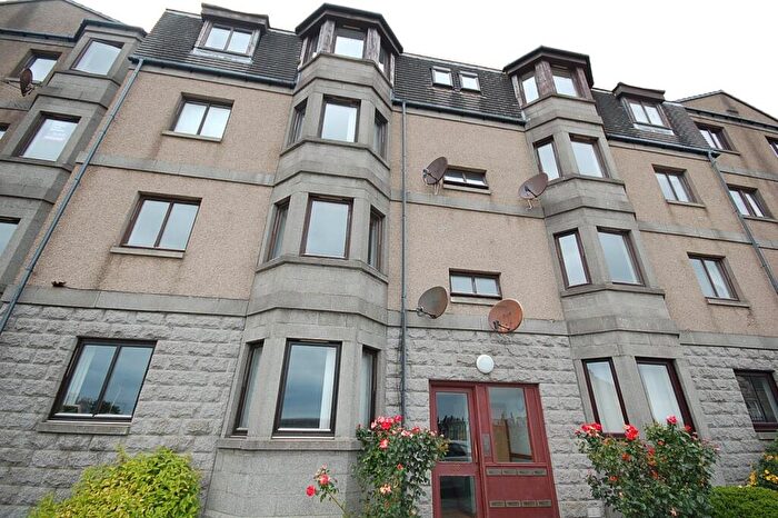 2 Bedroom Flat To Rent In Erroll Street, City Centre, Aberdeen, AB24