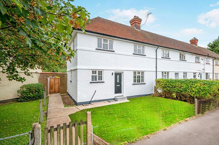 3 Bedroom Semi-Detached House For Sale In West View, Letchworth Garden City, SG6