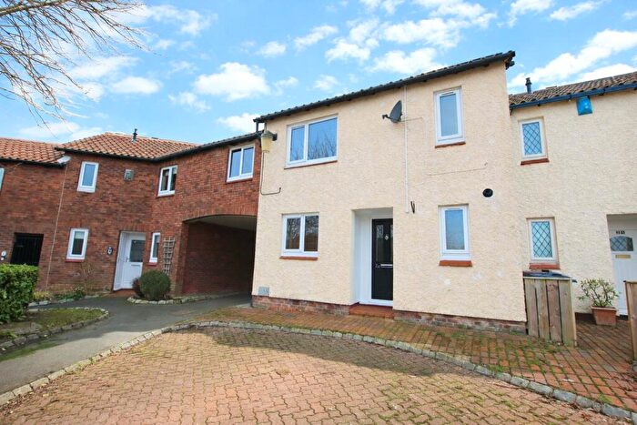 4 Bedroom End Of Terrace House For Sale In Chiltern Close, Washington, Tyne And Wear, NE38
