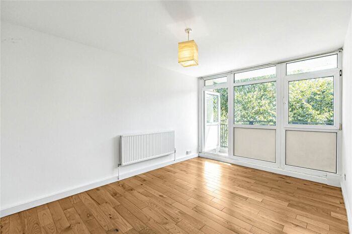 2 Bedroom Apartment To Rent In Chambord Street, Shoreditch, London, E2