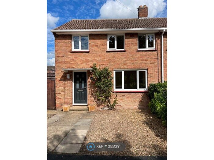3 Bedroom Semi-Detached House To Rent In Gunhild Way, Cambridge, CB1