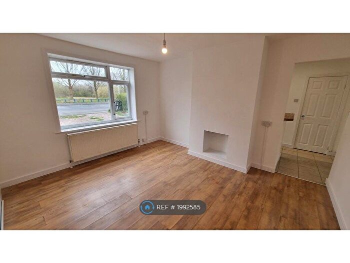 2 Bedroom Flat To Rent In Church Lane, Manchester, M9