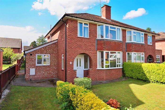 3 Bedroom Semi-Detached House For Sale In Eign Road, Hereford, HR1