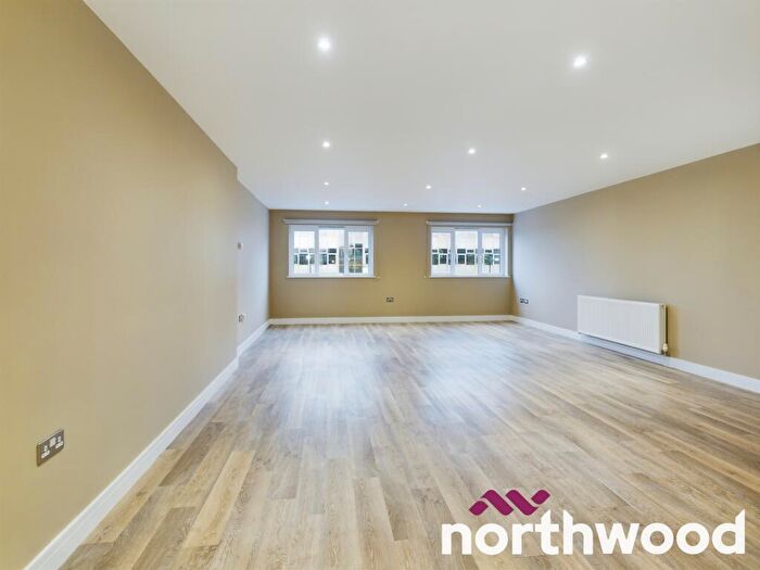 1 Bedroom Flat To Rent In Moulsham Street, Chelmsford, CM2