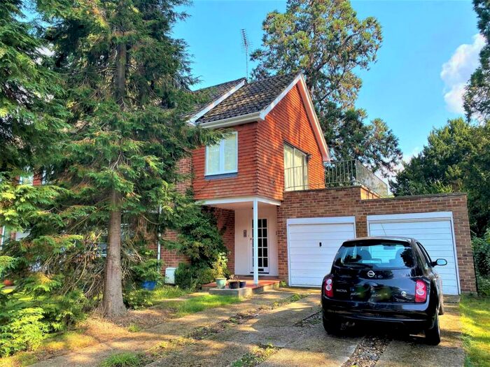 2 Bedroom Maisonette To Rent In Islet Park, Maidenhead, SL6