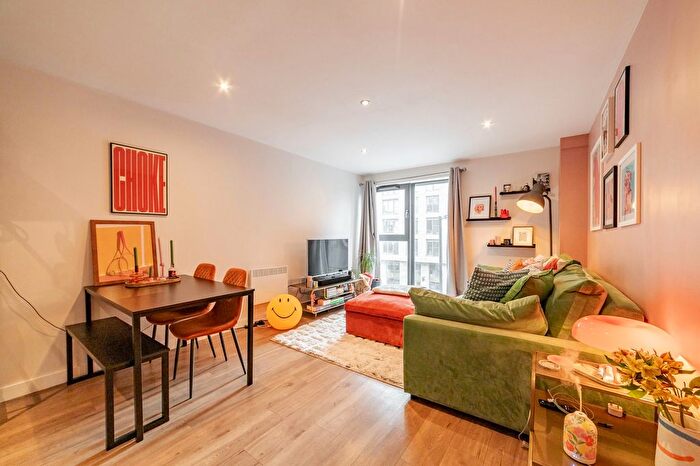 2 Bedroom Flat For Sale In Nuovo Apartments, Great Ancoats Street, Ancoats, Manchester, M4