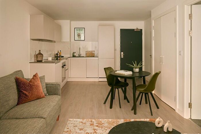 1 Bedroom Flat To Rent In Warroch Street, Glasgow, G3
