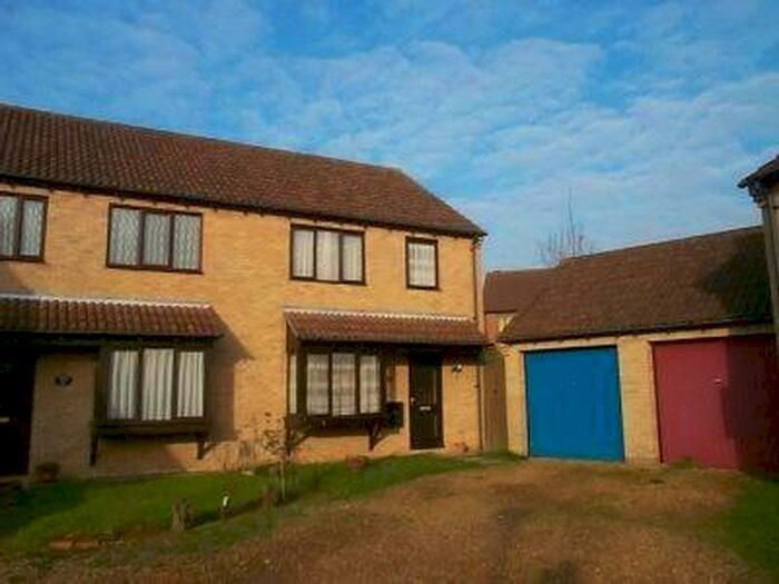 3 Bedroom House To Rent In Sentinel Road, Northampton, NN4