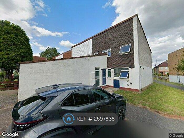 Studio To Rent In Beatrice Close, Pinner, HA5