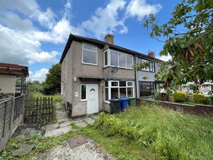 3 Bedroom End Of Terrace House For Sale In Lindadale Avenue, Accrington, Lancashire, BB5