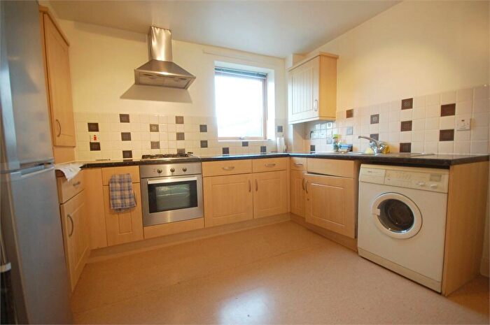 1 Bedroom Flat For Sale In Shakespeare Road, Harlesden, London, NW10