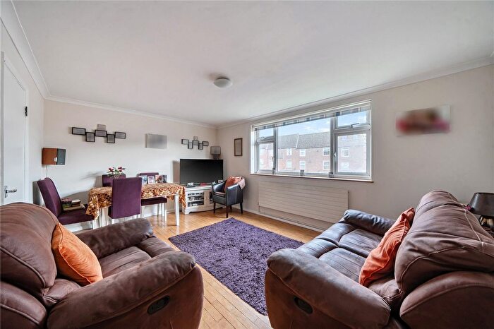 2 Bedroom Flat For Sale In Wisteria Road, London, SE13