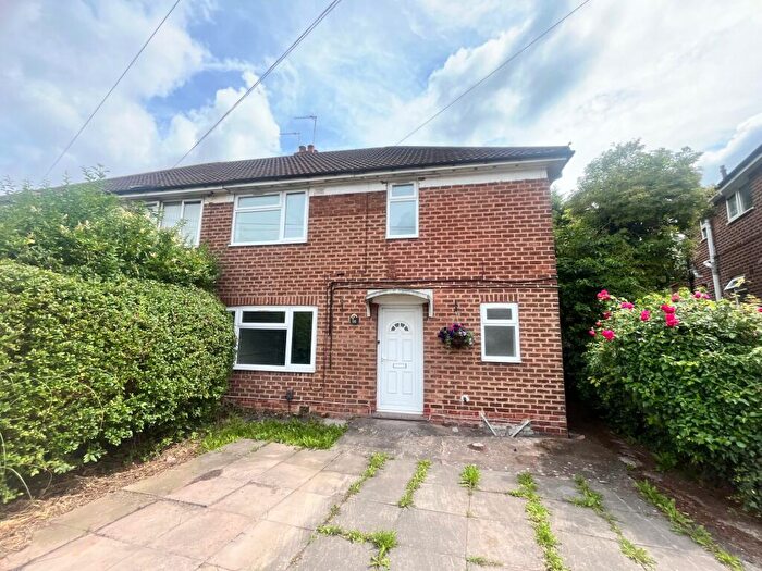 4 Bedroom House To Rent In Whittington Oval, Birmingham, B33