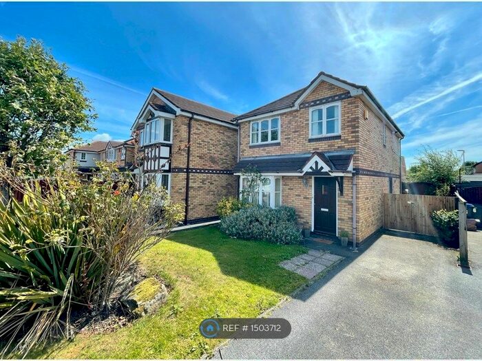 3 Bedroom Detached House To Rent In Honeysuckle Place, Blackpool, FY2