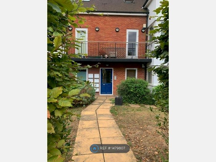 2 Bedroom Flat To Rent In Worple Road, London, SW19