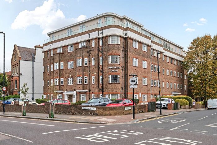 3 Bedroom Flat For Sale In Dorchester Court, Colney Hatch Lane, London, N10