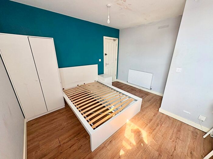 1 Bedroom Studio To Rent In Bearwood Road, Smethwick, B66