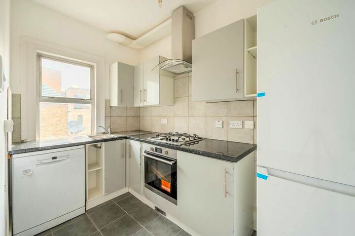 4 Bedroom Flat To Rent In Mitcham Road, Tooting, London, SW17