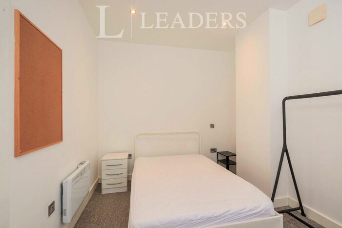 4 Bedroom Flat To Rent In Rockingham Lane, Sheffield, South Yorkshire, S1