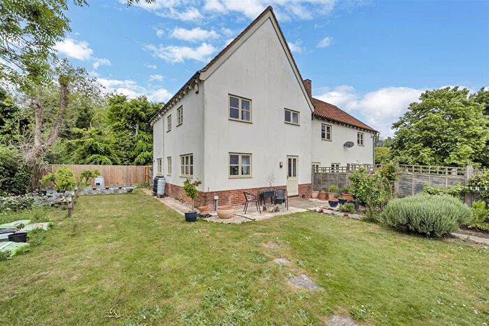 4 Bedroom Property For Sale In Hanbury Paddocks, Risby, Bury St Edmunds, IP28