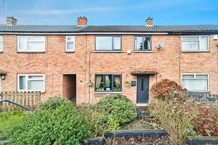 3 Bedroom Terraced House For Sale In Manor Close, Yeadon, Leeds, LS19