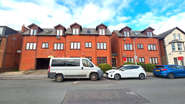 1 Bedroom Flat For Sale In Lincoln Court, Newbury, RG14