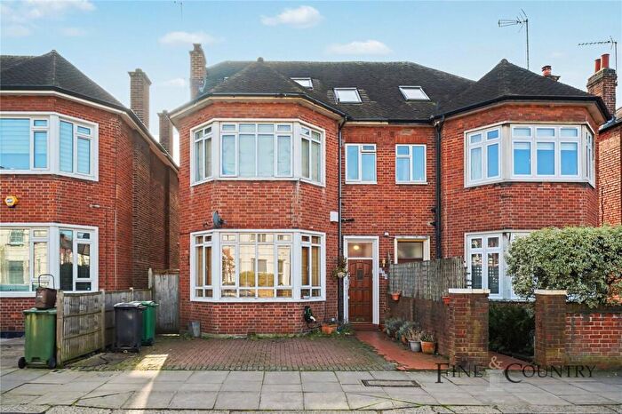 6 Bedroom Semi-Detached House For Sale In Fordwych Road, London, NW2