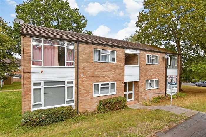 1 Bedroom Flat For Sale In Greathurst End, Bookham, Leatherhead, Surrey, KT23