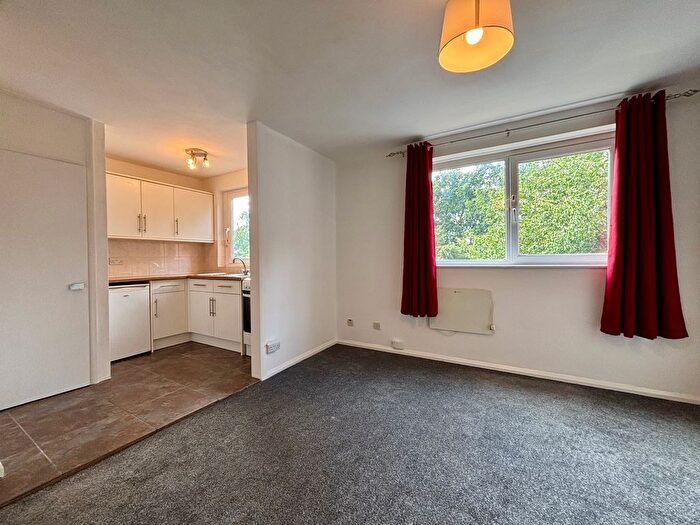 1 Bedroom Studio To Rent In Porchester Mead, Beckenham, BR3