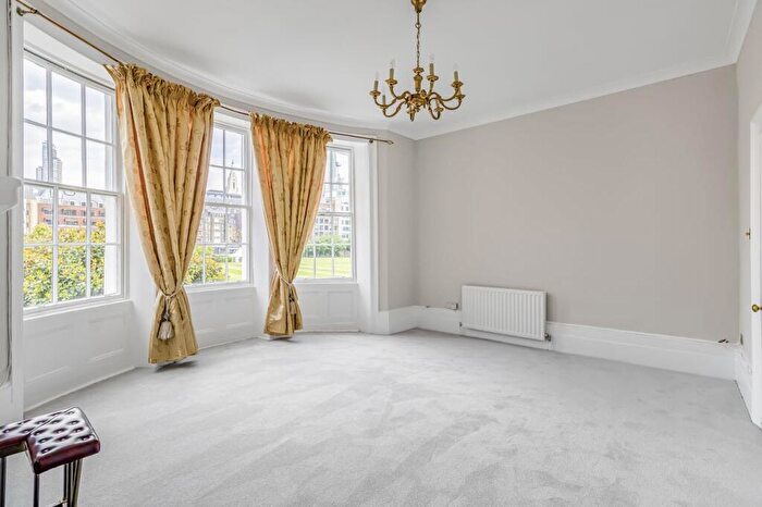 2 Bedroom Flat To Rent In Bunhill Row, London, EC1Y