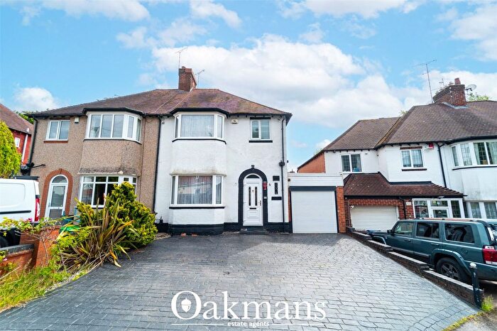 3 Bedroom Semi-Detached House For Sale In Yew Croft Avenue, Birmingham, West Midlands, B17