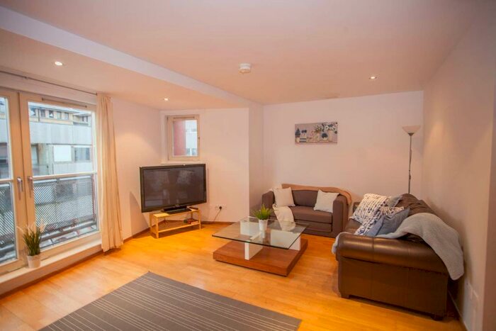 2 Bedroom Flat To Rent In Church Street, Partick, Glasgow, G11