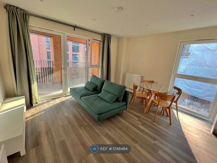 2 Bedroom Flat To Rent In Forest Road, London, E17