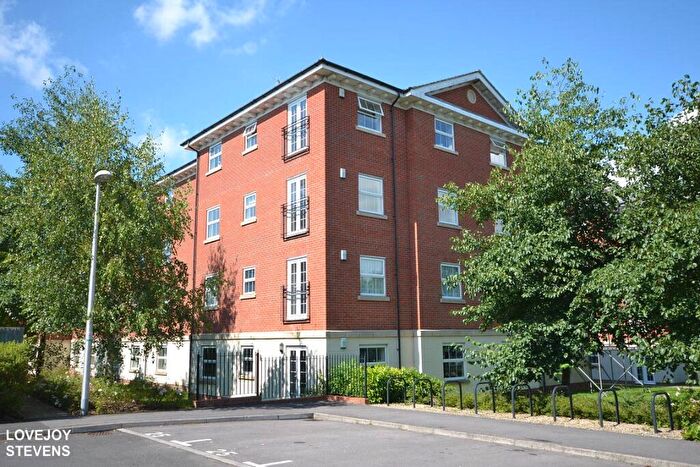 2 Bedroom Flat To Rent In Jago Court, Newbury, RG14