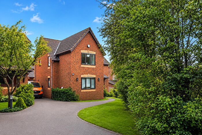 4 Bedroom Detached House For Sale In Rosecomb Place, Shenley Brook End, Milton Keynes, MK5
