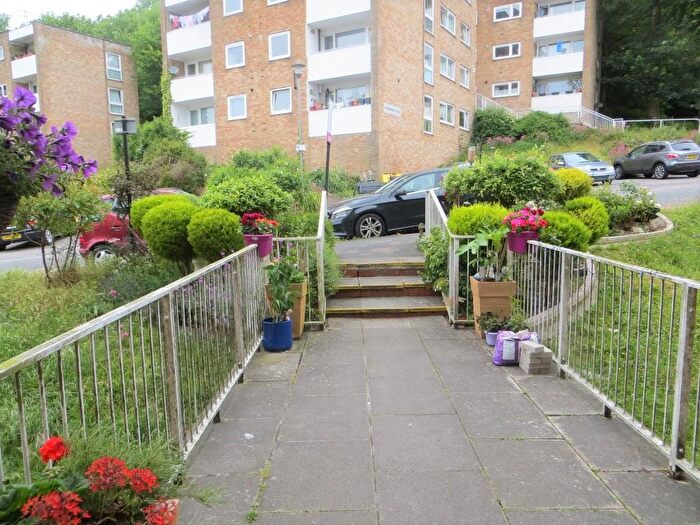 2 Bedroom Flat To Rent In Highbrook Close, Brighton, BN2