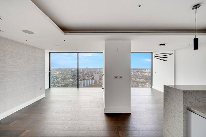 3 Bedroom Apartment For Sale In City Road, Old Street, EC1V