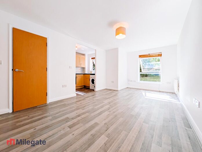 1 Bedroom Flat To Rent In Manning Gardens, Croydon, CR0