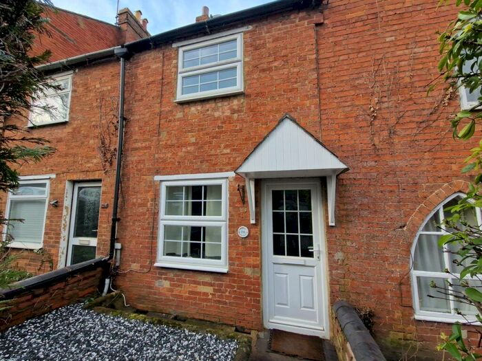 2 Bedroom Town House To Rent In Broughton Road, Banbury, Oxon, OX16