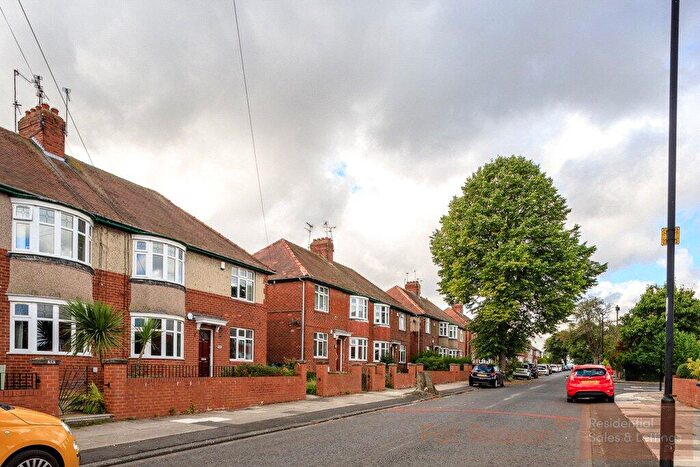 2 Bedroom Apartment To Rent In Harewood Road, Gosforth, Newcastle Upon Tyne, NE3