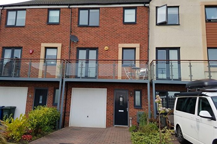 3 Bedroom Town House To Rent In Prendwick Avenue, Great Park, Newcastle Upon Tyne, NE13