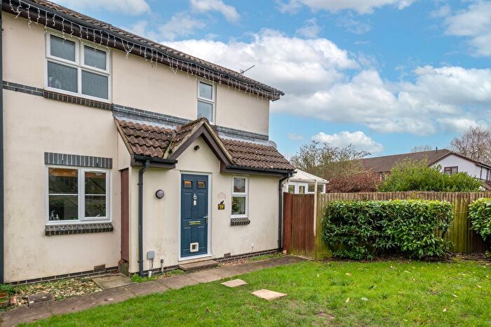 1 Bedroom End Terrace House For Sale In Wordsworth Mead, Redhill, RH1