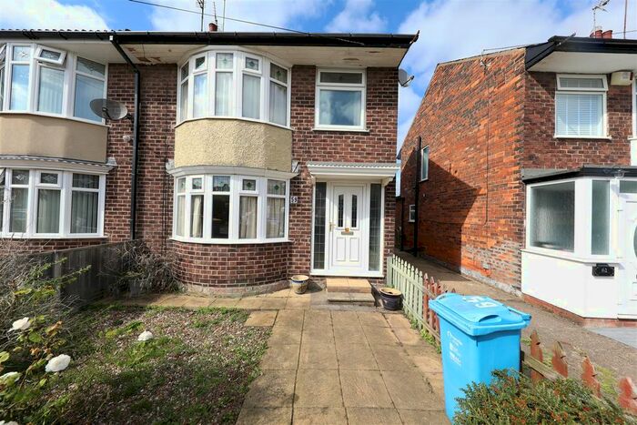 3 Bedroom Semi-Detached House To Rent In Strathmore Avenue, Hull, HU6