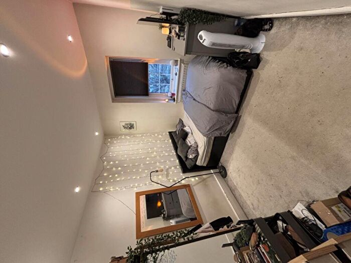 3 Bedroom Flat To Rent In Tottenham Lane, London, N8