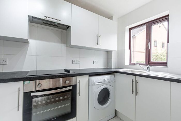 2 Bedroom Flat To Rent In Conifer Way, Wembley, HA0
