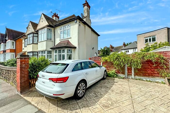 3 Bedroom Semi Detached House For Sale In Lancaster Gardens, Southend-On-Sea, SS1