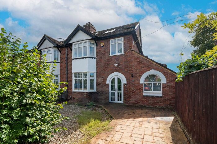 4 Bedroom Semi-Detached House For Sale In Carlton Road, Oxford, OX2